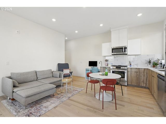 6610 N GREENWICH Ave 5, Portland, OR 97217