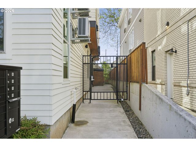 6610 N GREENWICH Ave 5, Portland, OR 97217