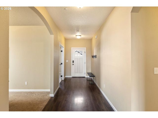 756 E MCKINLEY St, Carlton, OR 97111