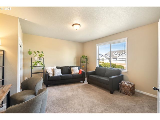 756 E MCKINLEY St, Carlton, OR 97111