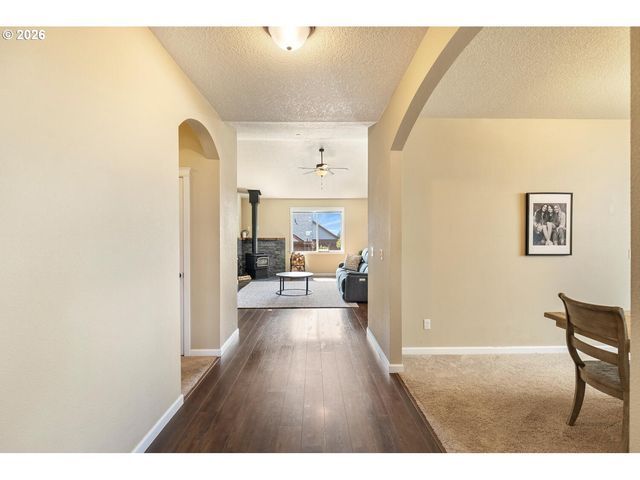 756 E MCKINLEY St, Carlton, OR 97111