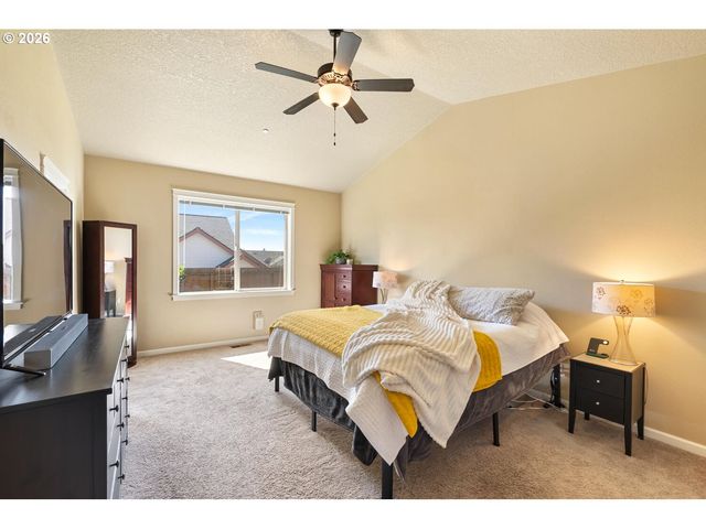 756 E MCKINLEY St, Carlton, OR 97111