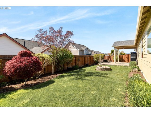 756 E MCKINLEY St, Carlton, OR 97111