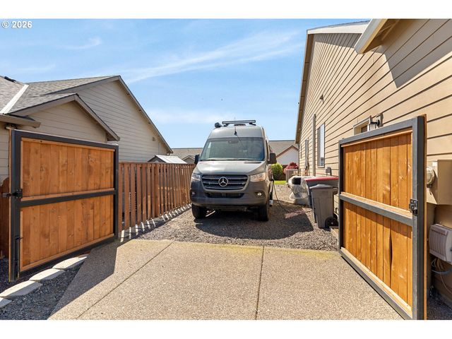 756 E MCKINLEY St, Carlton, OR 97111