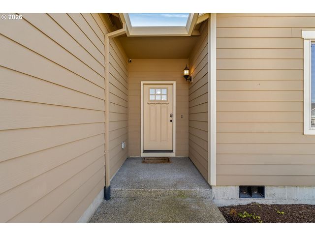 756 E MCKINLEY St, Carlton, OR 97111