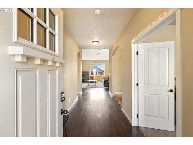 756 E MCKINLEY St, Carlton, OR 97111