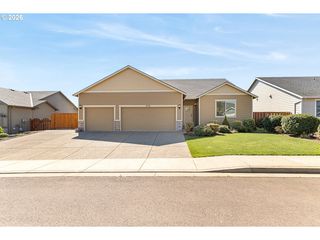 756 E MCKINLEY St, Carlton, OR 97111