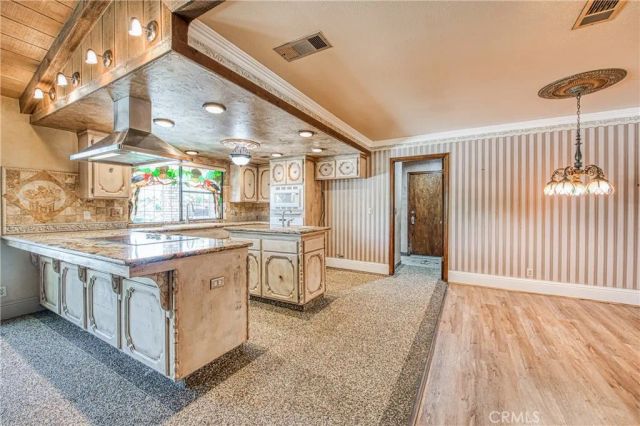 1521 S Bush, Fresno, CA 93727