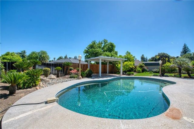 1521 S Bush, Fresno, CA 93727