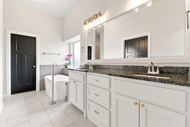 15900 Langley Way, Edmond, OK 73013