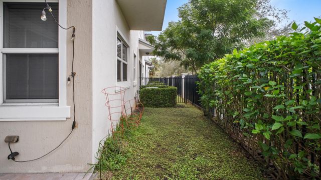 6993 Pines Circle 6993, Coconut Creek, FL 33073