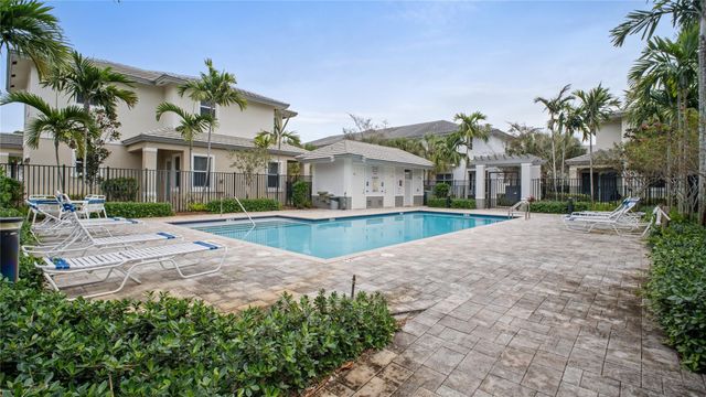 6993 Pines Circle 6993, Coconut Creek, FL 33073