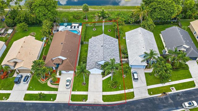 1875 Oak Berry Circle, Wellington, FL 33414