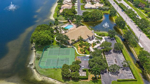 1875 Oak Berry Circle, Wellington, FL 33414