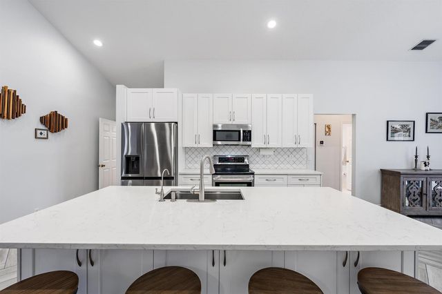 1875 Oak Berry Circle, Wellington, FL 33414