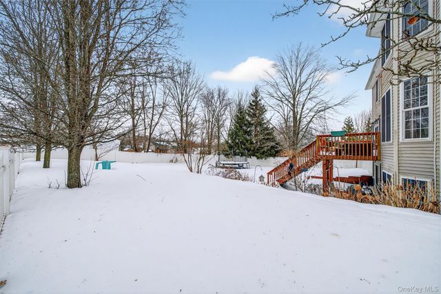 32 Woodstock Lane, Middletown, NY 10941