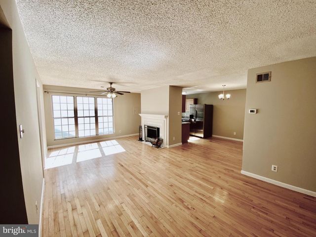 1106 HUNTMASTER TER NE #202, Leesburg, VA 20176