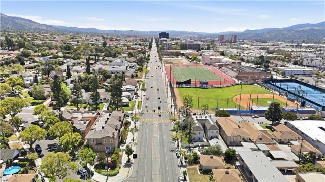 1101 East Avenue, Burbank, CA 91504