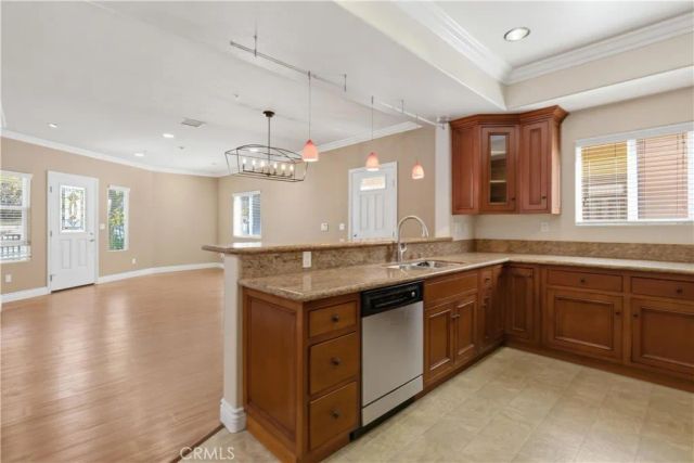 1101 East Avenue, Burbank, CA 91504