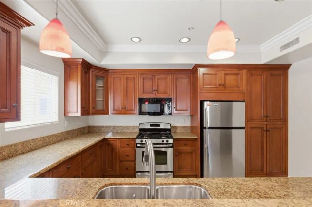 1101 East Avenue, Burbank, CA 91504