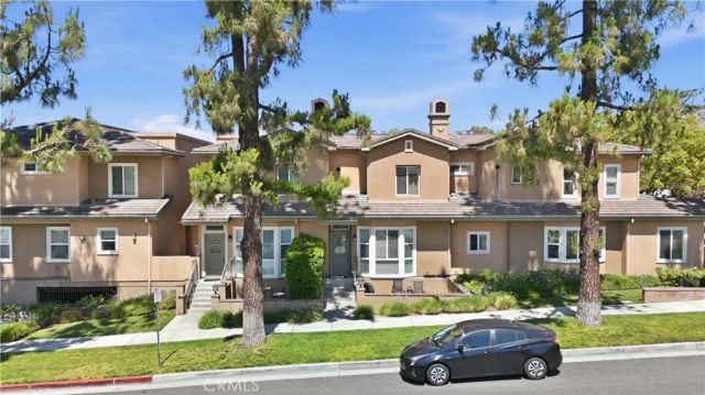 1101 East Avenue, Burbank, CA 91504