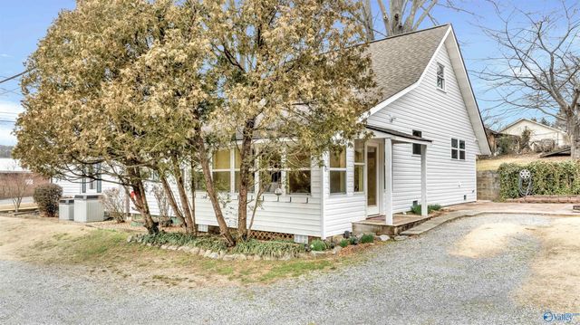 413 Lincoln Avenue SE, Fort Payne, AL 35967