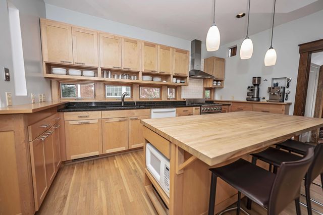 941 S Pickwick Avenue, Springfield, MO 65804