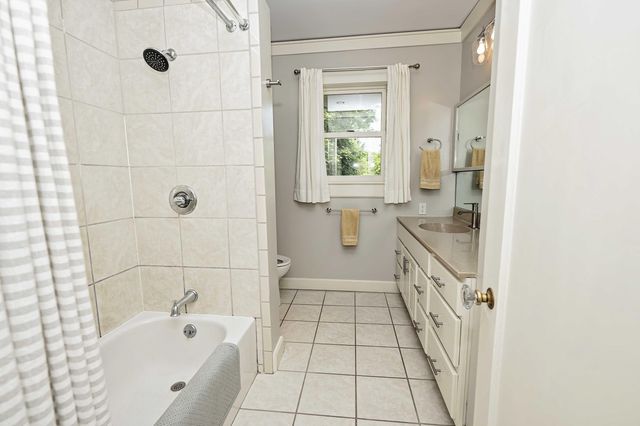 941 S Pickwick Avenue, Springfield, MO 65804