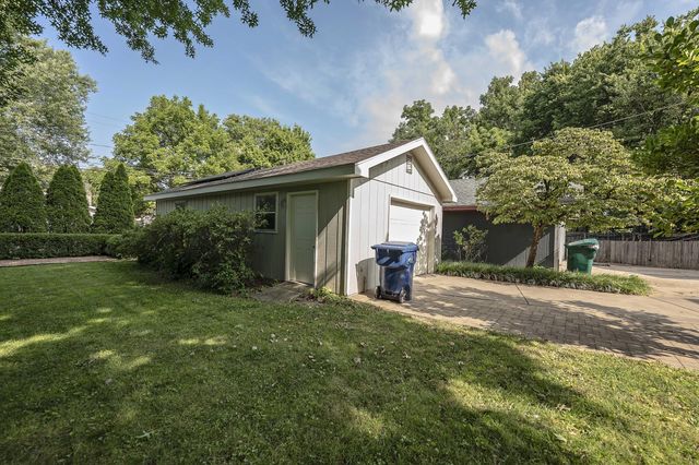 941 S Pickwick Avenue, Springfield, MO 65804
