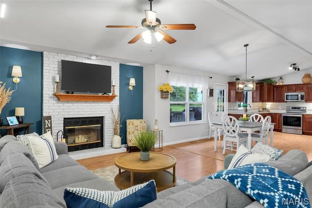 104 Cedar Crest Court, St Charles, MO 63304