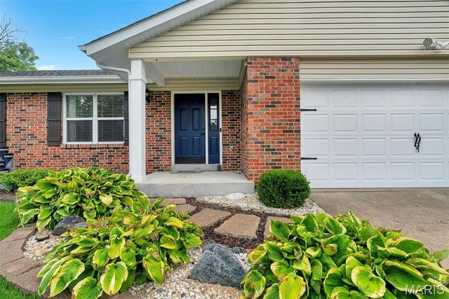 104 Cedar Crest Court, St Charles, MO 63304