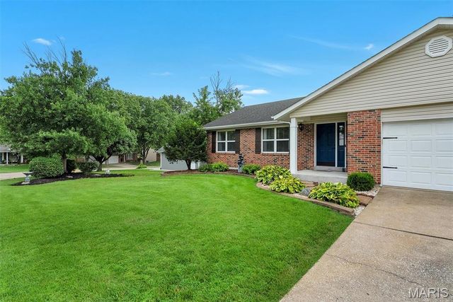 104 Cedar Crest Court, St Charles, MO 63304
