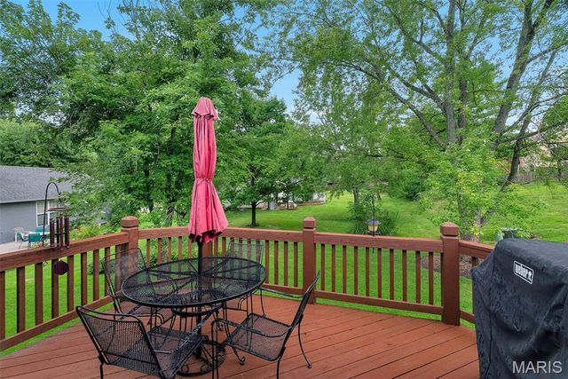 104 Cedar Crest Court, St Charles, MO 63304