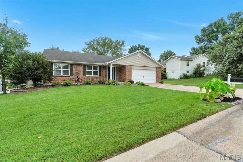 104 Cedar Crest Court, St Charles, MO 63304