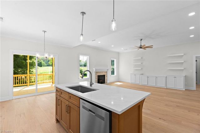 158 Beauchamp Oaks Court, Advance, NC 27006