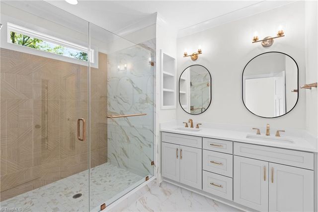 158 Beauchamp Oaks Court, Advance, NC 27006