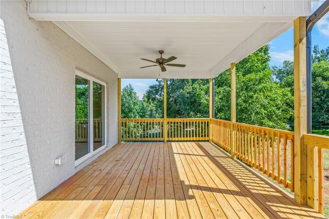 158 Beauchamp Oaks Court, Advance, NC 27006
