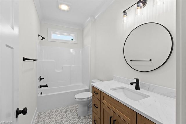 158 Beauchamp Oaks Court, Advance, NC 27006