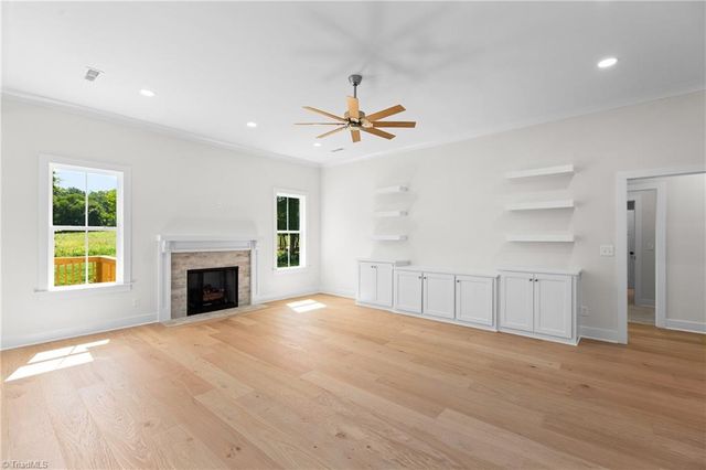 158 Beauchamp Oaks Court, Advance, NC 27006