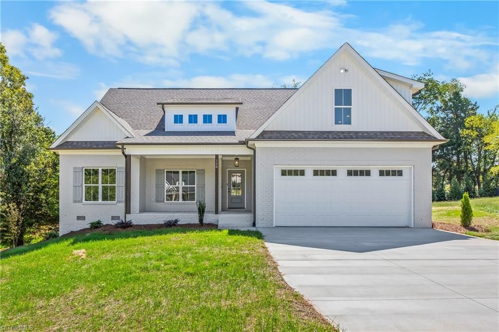 158 Beauchamp Oaks Court, Advance, NC 27006