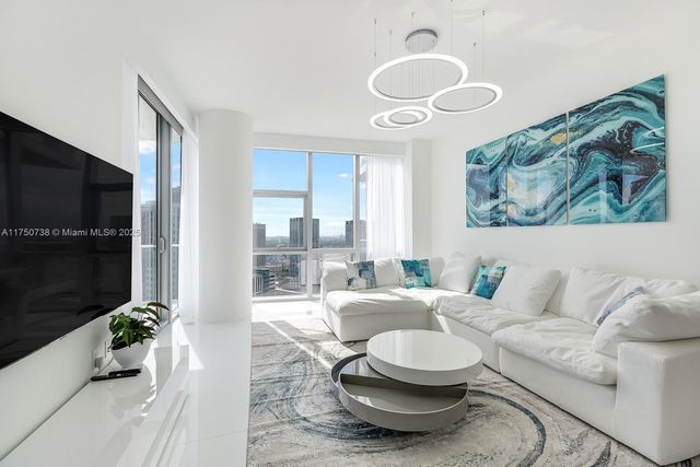 851 NE 1st Ave 3611, Miami, FL 33132