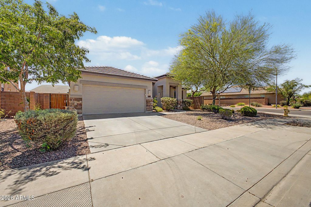 16953 W LIMESTONE Drive, Surprise, AZ 85374 — photo 3