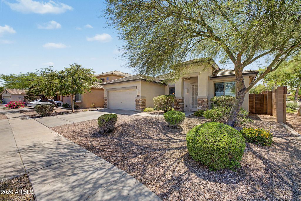 16953 W LIMESTONE Drive, Surprise, AZ 85374 — photo 5