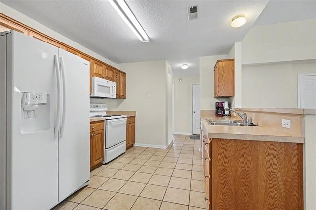 2004 E 24th Terrace, Lawrence, KS 66046