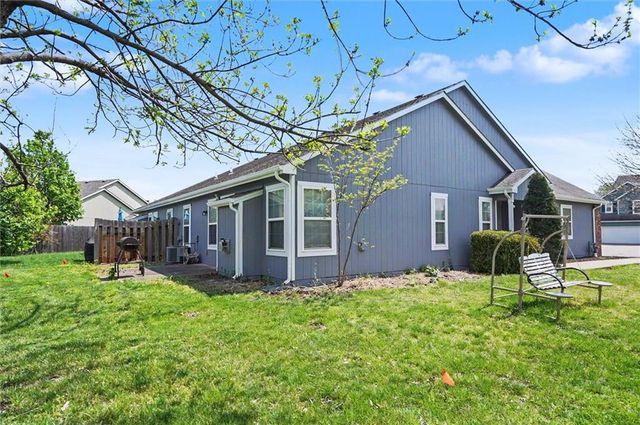 2004 E 24th Terrace, Lawrence, KS 66046