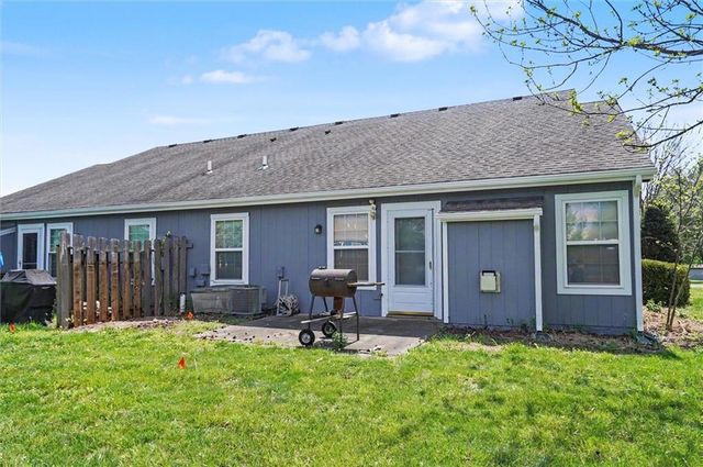 2004 E 24th Terrace, Lawrence, KS 66046