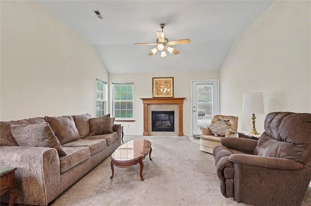 2004 E 24th Terrace, Lawrence, KS 66046