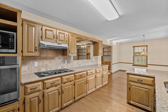 1502 Hawkwood Road, Sherwood, AR 72120