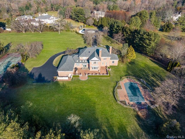 10 Colonial Drive, Upper Brookville, NY 11545