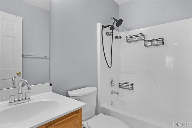 2655 Brookrun Drive, Belleville, IL 62221